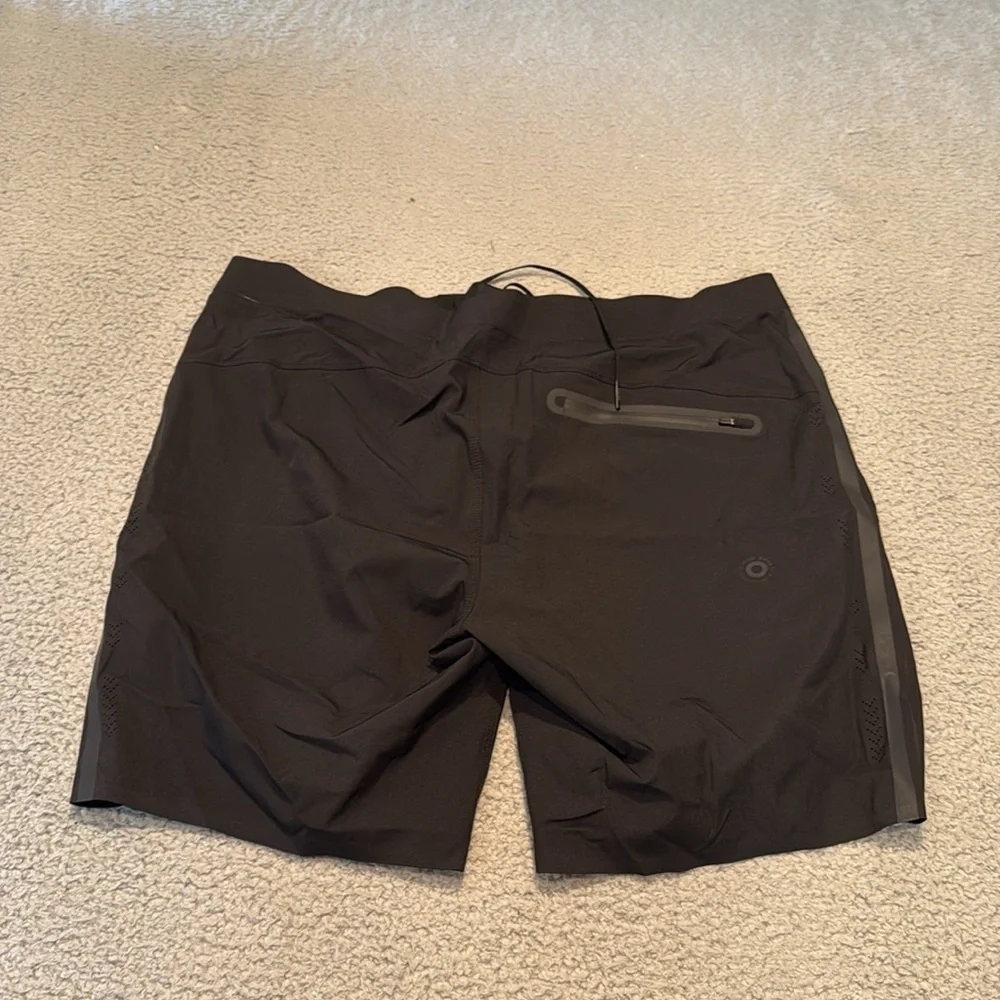 Vuori Knox Boardshort Men's Boardshorts Men's Black Swim Shorts Size 38